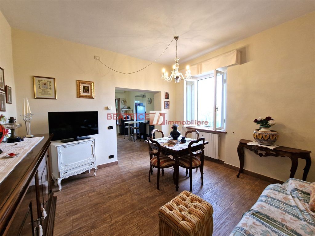 IDEALE SIA PER 2 FAMIGLIE CHE PER 1 NUMEROSA