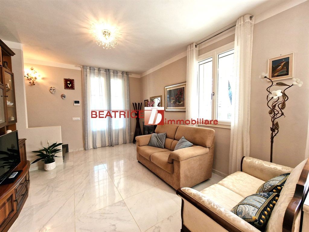 NUOVA - IDEALE ANCHE PER 2 FAMIGLIE